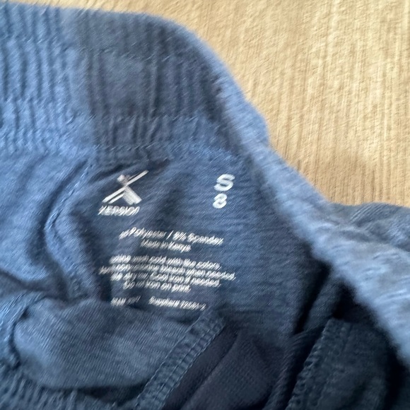 Boys sweatpants bundle size 7 to 10 EUC - Picture 10 of 16